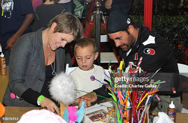 Singer Natalie Maines, son Beckett Finn Pasdar, and husband actor Adrian Pasdar attend P.S. Arts Express Yourself 2009 at Barker Hangar at the Santa...