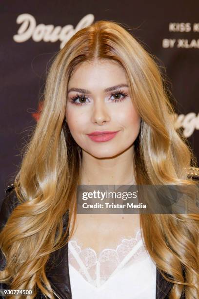 518 Pamela Reif Photos and Premium High Res Pictures - Getty Images 518 Pamela Reif Photos and Premium High Res Pictures - Getty Images
