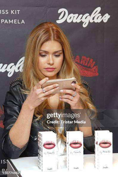 518 Pamela Reif Photos and Premium High Res Pictures - Getty Images 518 Pamela Reif Photos and Premium High Res Pictures - Getty Images