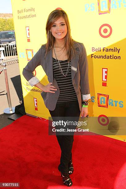 Actress Nicole Anderson attends the P.S. ARTS ''Express Yourself 2009'' at Barker Hangar on November 15, 2009 in Santa Monica, California.