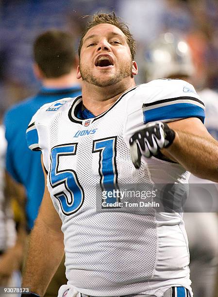 Dominic Raiola of the Detroit Lions interacts with a fan during an NFL game against the Minnesota Vikings at the Mall of America Field at Hubert H....