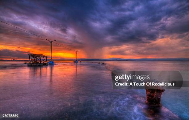 fire and rain - davao city stockfoto's en -beelden