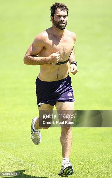 Dean Solomon of the Dockers runs a time trial during a Fremantle Dockers AFL training session at Fremantle Oval on November 16, 2009 in Perth,...