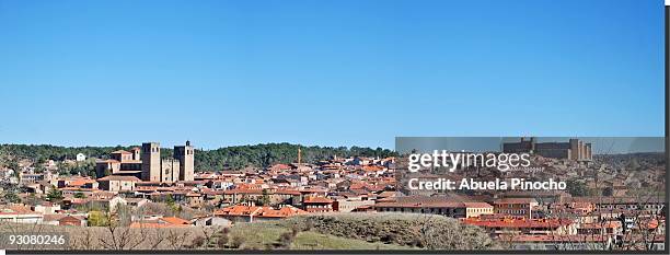 panorámica de sigüenza - guadalajara (spain) - abuela stock pictures, royalty-free photos & images