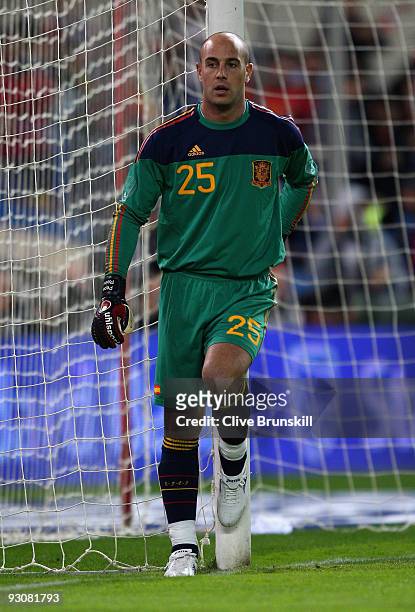 Pepe Reina of Spain in action during the friendly International football match Spain against Argentina at the Vicente Calderon stadium in Madrid, on...