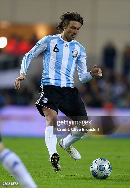 Gabriel Heinze of Argentina in action during the friendly International football match Spain against Argentina at the Vicente Calderon stadium in...