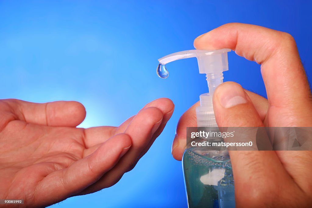 Mano sanitizer o jabón