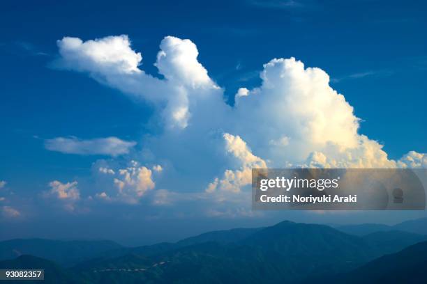 cumulonimbus cloud - 入道雲 ストックフォトと画像