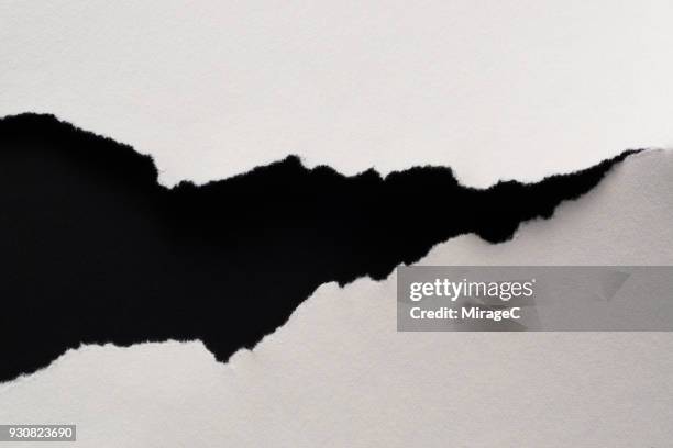 torn paper fissure - strappare foto e immagini stock