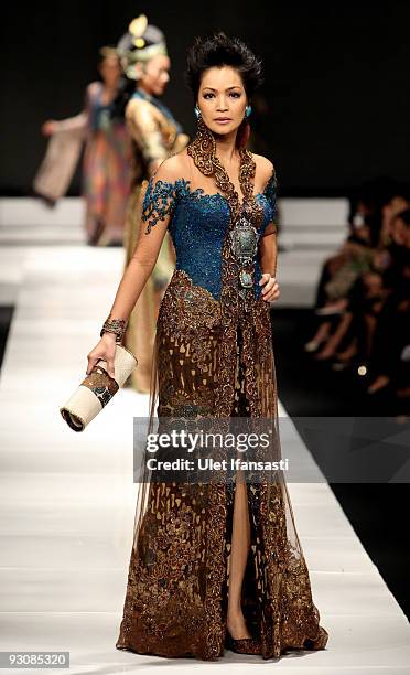 Model showcases designs on the runway by Anne Avantie as part of APPMI Show 4 on day three of Jakarta Fashion Week 2009 at the Fashion Tent, Pacific...