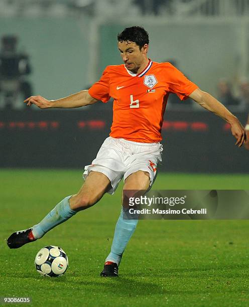 Mark van Bommel of Holland in action during the international friendly match between Italy and Holland at Adriatico Stadium on November 14, 2009 in...