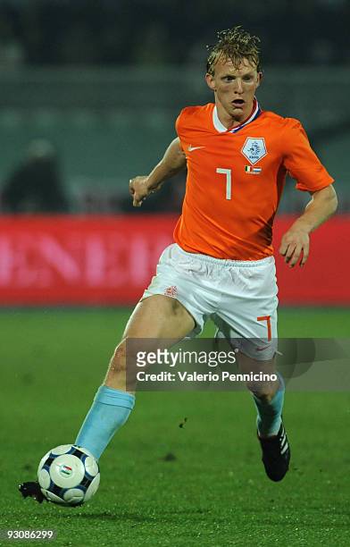 Dirk Kuyt of Holland in action during the international friendly match between Italy and Holland at Adriatico Stadium on November 14, 2009 in...