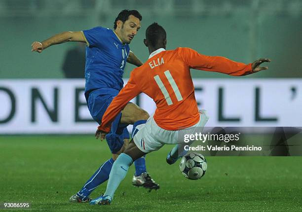 Gianluca Zambrotta of Italy is challenged by Eljero Elia of Holland during the international friendly match between Italy and Holland at Adriatico...