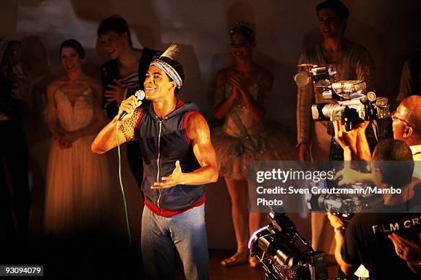 Cuban dancer Carlos Acosta, invited of the Royal Ballet talks to Cubans at the public screening after performing, on July 15 in Havana, Cuba. With...