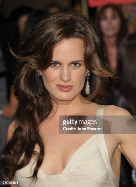 Actress Elizabeth Reaser arrives at "The Twilight Saga: New Moon" premiere held at the Mann Village Theatre on November 16, 2009 in Westwood,...