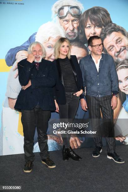 Pierre Richard, Laurence Arne and Dany Boon attend the 'Die Sch'tis in Paris' photo call at Hotel Bayerischer Hof on March 12, 2018 in Munich,...