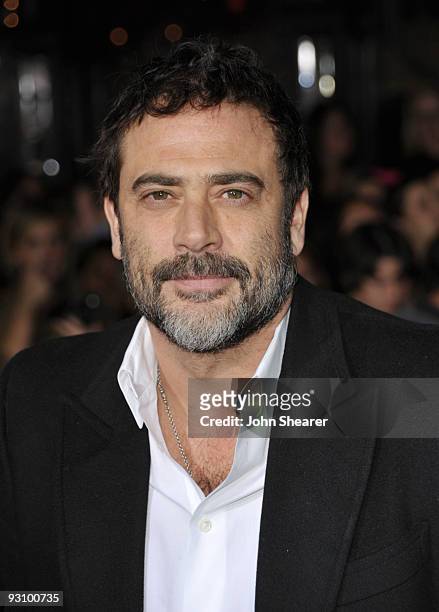 Actor Jeffrey Dean Morgan arrives at "The Twilight Saga: New Moon" premiere held at the Mann Village Theatre on November 16, 2009 in Westwood,...