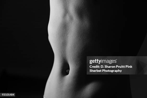 belly button abdomen - male belly button 個照片及圖片檔