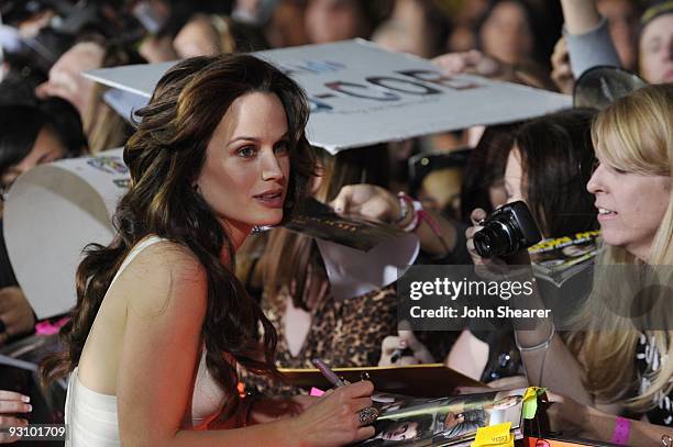 Actress Elizabeth Reaser arrives at "The Twilight Saga: New Moon" premiere held at the Mann Village Theatre on November 16, 2009 in Westwood,...