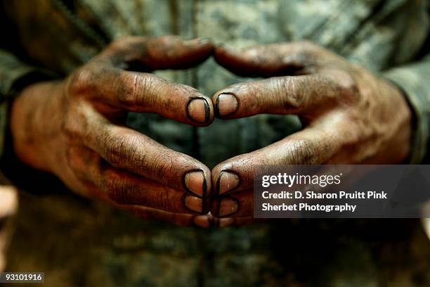 greasy dirty mechanic man hands and fingers - dirty hand stock pictures, royalty-free photos & images