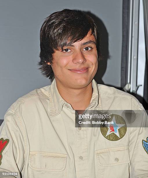 Actor Kiowa Gordon attends the Official "Twilight" Convention at the Hilton on August 29, 2009 in Parsippany, New Jersey.
