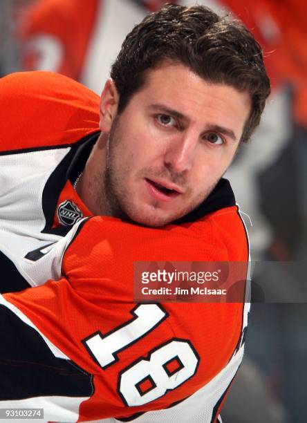 Mike Richards of the Philadelphia Flyers warms up before playing the Buffalo Sabres on November 14, 2009 at Wachovia Center in Philadelphia,...