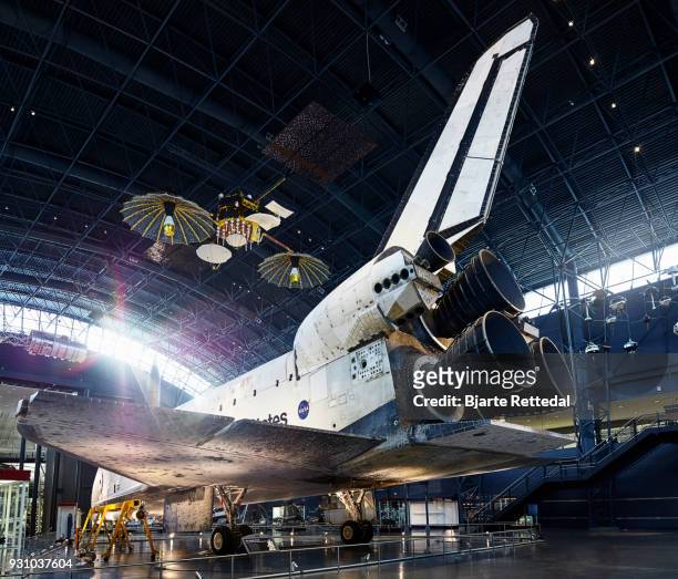 nasa space shuttle discovery - bjarte rettedal stock pictures, royalty-free photos & images