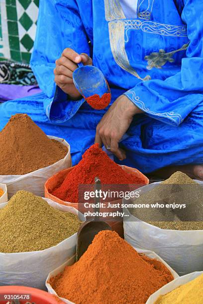 close up of moroccan spices - african nutmeg stockfoto's en -beelden