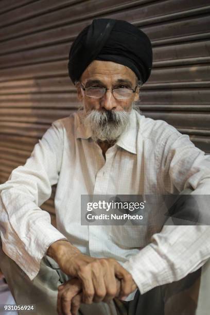 Pictures of diverse faces and people in India, representing the daily life in the region of Delhi, Varanasi, Gaya and Uttar Pradesh.