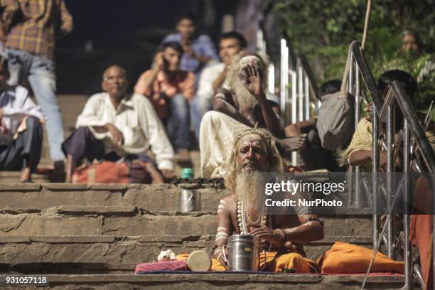 Pictures of diverse faces and people in India, representing the daily life in the region of Delhi, Varanasi, Gaya and Uttar Pradesh.