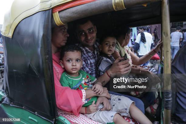 Pictures of diverse faces and people in India, representing the daily life in the region of Delhi, Varanasi, Gaya and Uttar Pradesh.