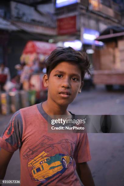 Pictures of diverse faces and people in India, representing the daily life in the region of Delhi, Varanasi, Gaya and Uttar Pradesh.