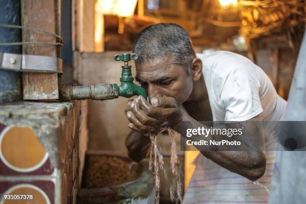 Pictures of diverse faces and people in India, representing the daily life in the region of Delhi, Varanasi, Gaya and Uttar Pradesh.