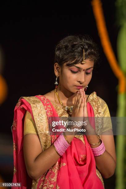 Pictures of diverse faces and people in India, representing the daily life in the region of Delhi, Varanasi, Gaya and Uttar Pradesh.