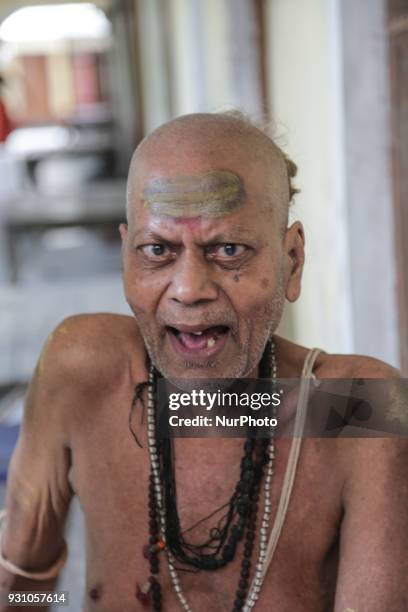 Pictures of diverse faces and people in India, representing the daily life in the region of Delhi, Varanasi, Gaya and Uttar Pradesh.