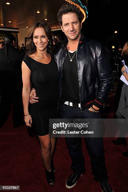 Actress Jennifer Love Hewitt and actor Jamie Kennedy arrive at the premiere of Summit Entertainment's "The Twilight Saga: New Moon" on November 16,...