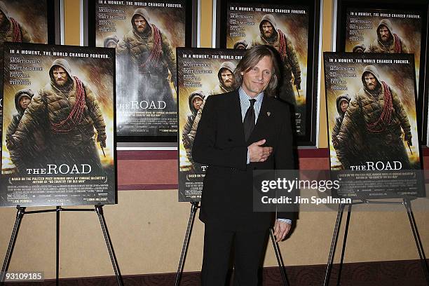 Actor Viggo Mortensen attends the premiere of "The Road" at Clearview Chelsea Cinemas on November 16, 2009 in New York City.