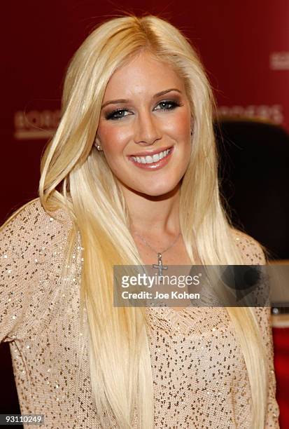 Heidi Montag promotes "How to be Famous" at Borders Books & Music, Columbus Circle on November 16, 2009 in New York City.