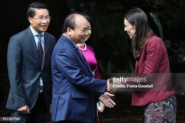 Nguyen Xuan Phuc, Prime Minister of Vietnam and his wife Madame Tran Thi Nguyet Thu are welcomed by Jacinda Ardern, Prime Minister of New Zealand at...