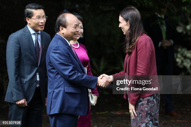 Nguyen Xuan Phuc, Prime Minister of Vietnam and his wife Madame Tran Thi Nguyet Thu are welcomed by Jacinda Ardern, Prime Minister of New Zealand at...