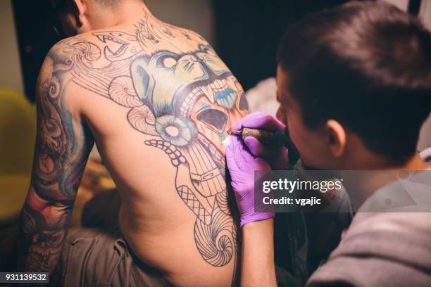 tattoo workshop - tatoeage stockfoto's en -beelden