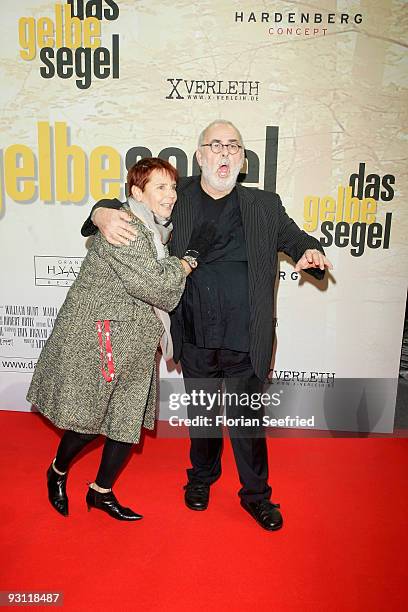 Heidi Kranz and Udo Walz attend the premiere of 'Das gelbe Segel' at CineMaxx at Potsdam Place on November 17, 2009 in Berlin, Germany.