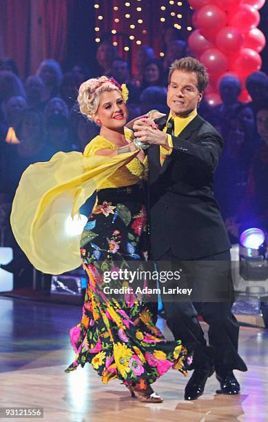 Episode 909" - It was a night of spectacular performances in the semi-finals, as the four remaining couples each danced three individual routines -...