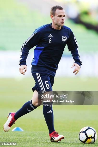 Leigh Broxham of the Victory warms up during the AFC Asian Champions League match between the Melbourne Victory and Kawasaki Frontale at AAMI Park on...