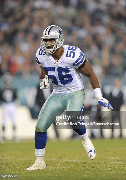 Bradie James of the Dallas Cowboys defends against the Philadelphia Eagles at Lincoln Financial Field on November 8, 2009 in Philadelphia,...