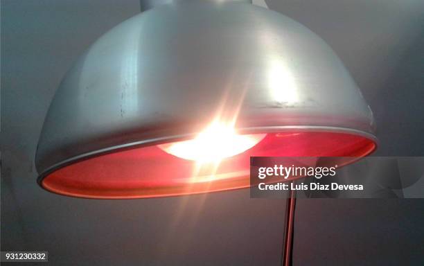 infrared lamp - infrared lamp stockfoto's en -beelden