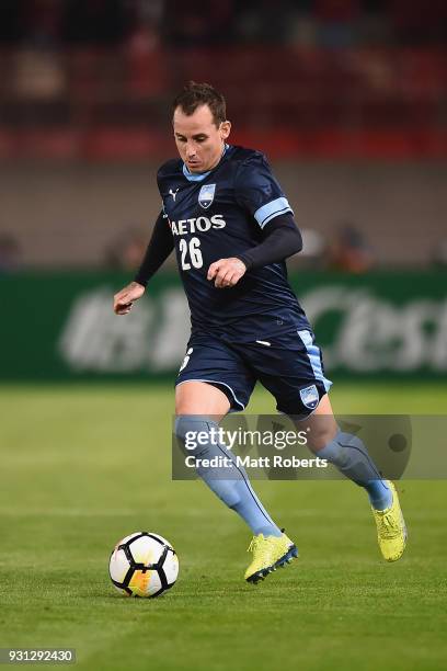 Luke Wilkshire of Sydney FC controls the ball during the AFC Champions League Group H match between Kashima Antlers and Sydney FC at Kashima Soccer...