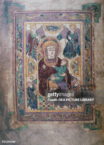 Bs Monoscript 62 Book Of Kells Manuscript Stock Photos, High-Res Pictures, and Images ...