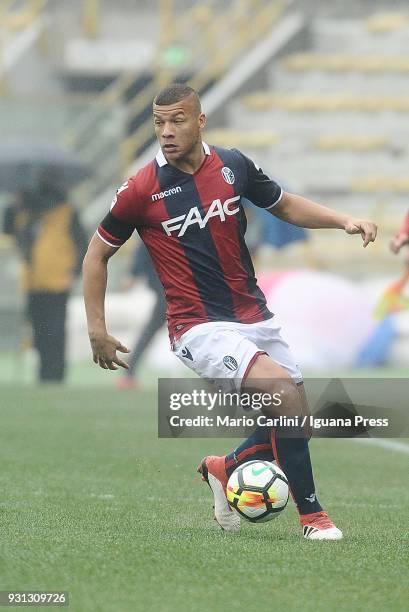 Sebastien De Maio of Bologna FC in action during the serie A match between Bologna FC and Atalanta BC at Stadio Renato Dall'Ara on March 11, 2018 in...