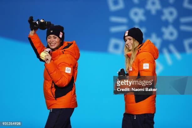 Gold medallist Bibian Mentel-Spee of Netherlands and Silver medallist Lisa Bunschoten of the Netherlands celebrate during the medal ceremony for the...